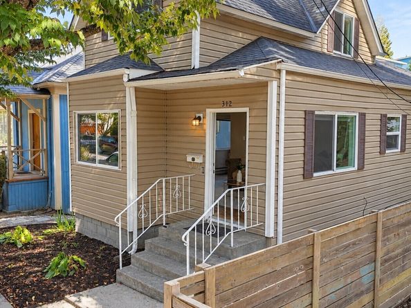 312 21st Avenue, Seattle WA 98122