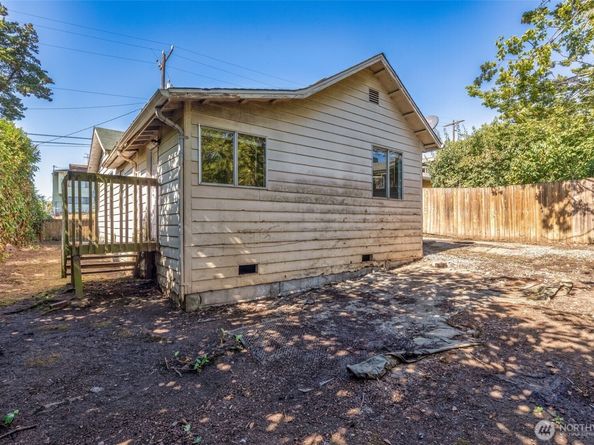 5208 15th Avenue S, Seattle WA 98108