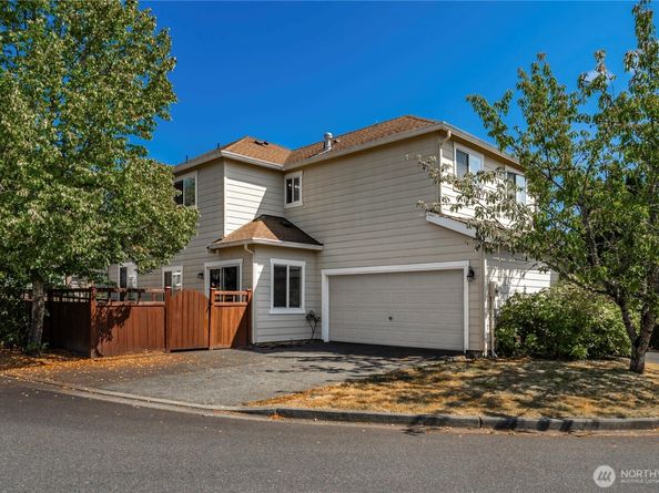 16901 Woodside Drive SE, Renton WA 98058