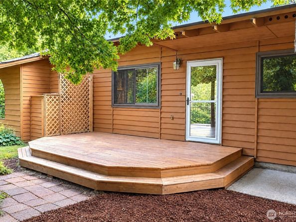 3520 NE 204th Street, Lake Forest Park WA 98155