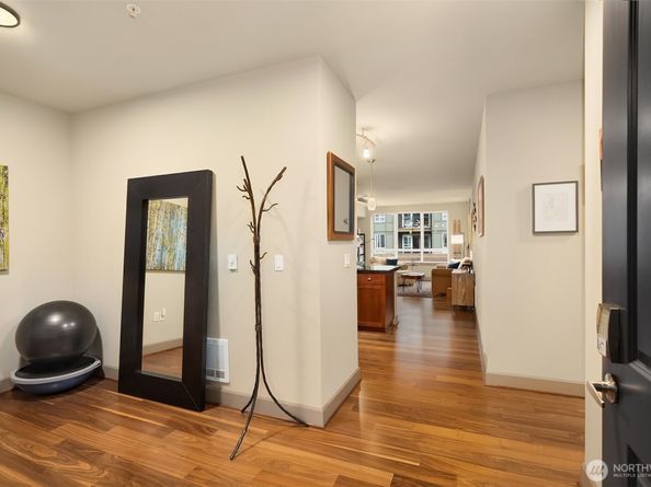1840 25th Avenue NE 307, Issaquah WA 98029
