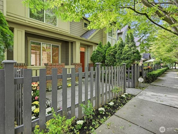 10715 Ross Road C, Bothell WA 98011