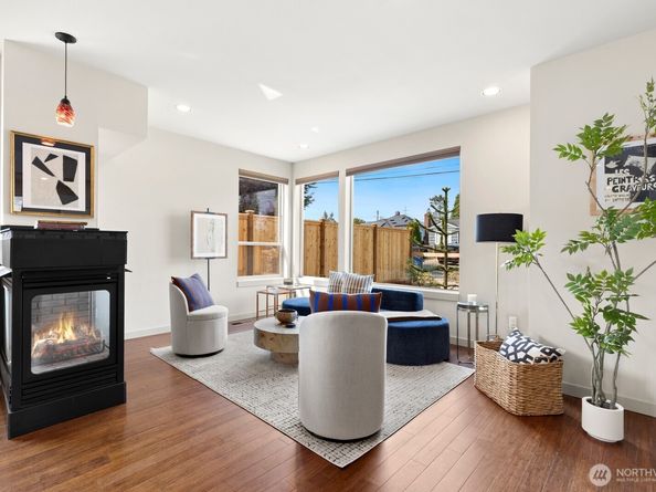 719 N 101st Street, Seattle WA 98133