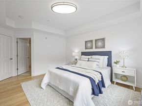 23916 NE 115th Lane 204, Redmond WA 98053