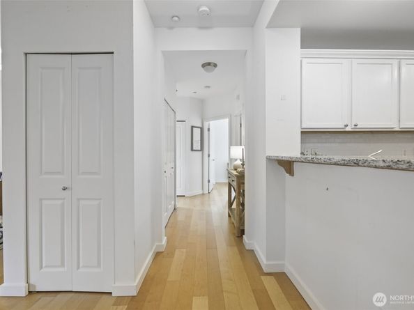 23916 NE 115th Lane 204, Redmond WA 98053