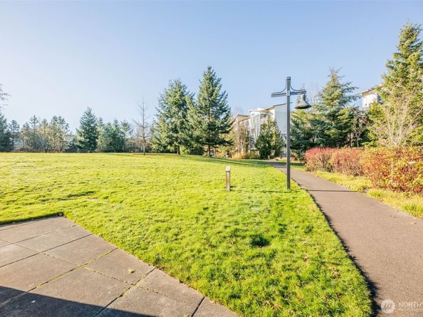 23916 NE 115th Lane 204, Redmond WA 98053