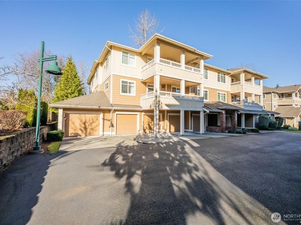23916 NE 115th Lane 204, Redmond WA 98053