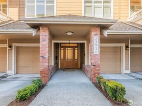 23916 NE 115th Lane 204, Redmond WA 98053