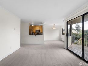 11801 100th Avenue NE A102, Kirkland WA 98034