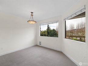 11801 100th Avenue NE A102, Kirkland WA 98034