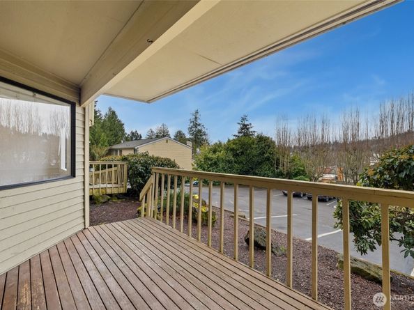 11801 100th Avenue NE A102, Kirkland WA 98034