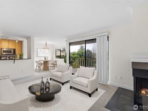 11801 100th Avenue NE A102, Kirkland WA 98034
