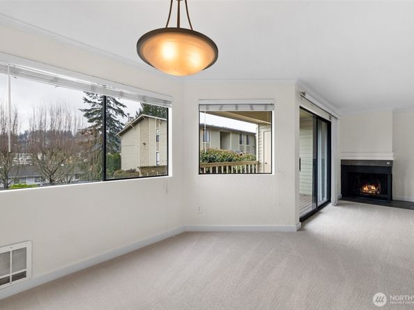11801 100th Avenue NE A102, Kirkland WA 98034