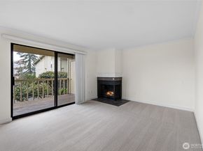 11801 100th Avenue NE A102, Kirkland WA 98034