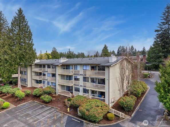 11801 100th Avenue NE A102, Kirkland WA 98034