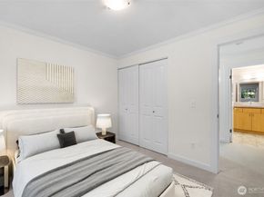 11801 100th Avenue NE A102, Kirkland WA 98034