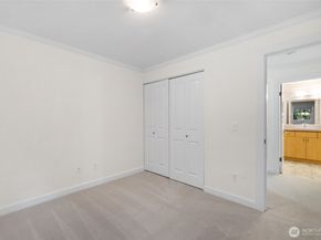 11801 100th Avenue NE A102, Kirkland WA 98034