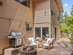 2540 E Phinney Bay Place, Bremerton WA 98312