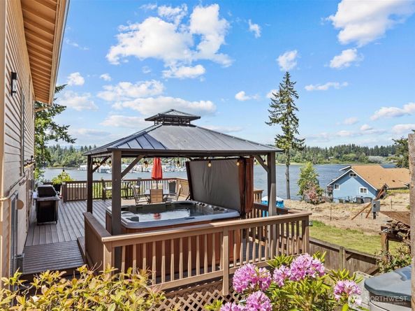 2540 E Phinney Bay Place, Bremerton WA 98312