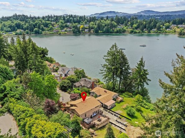 2540 E Phinney Bay Place, Bremerton WA 98312