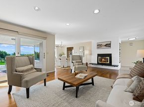 1817 125th Avenue SE, Bellevue WA 98005