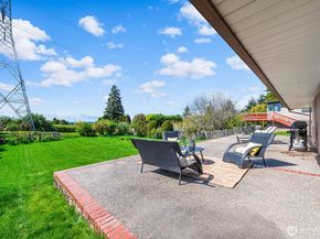 1817 125th Avenue SE, Bellevue WA 98005