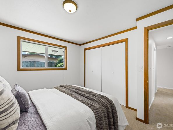 1817 125th Avenue SE, Bellevue WA 98005