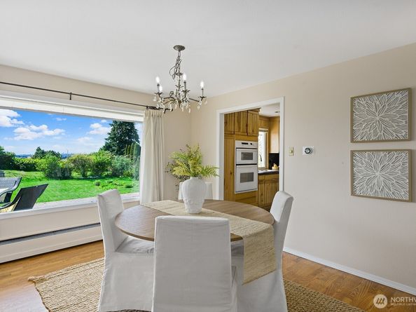 1817 125th Avenue SE, Bellevue WA 98005
