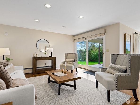 1817 125th Avenue SE, Bellevue WA 98005