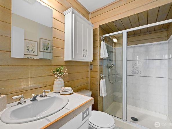 1817 125th Avenue SE, Bellevue WA 98005