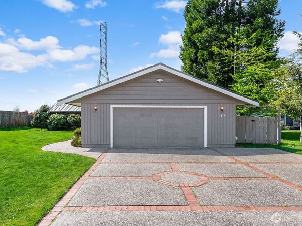 1817 125th Avenue SE, Bellevue WA 98005