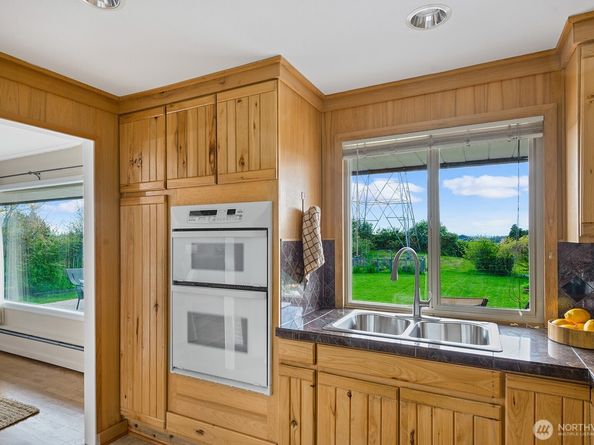 1817 125th Avenue SE, Bellevue WA 98005