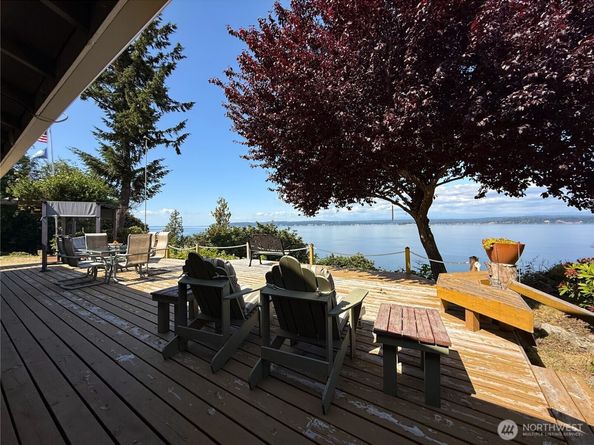16 A Saratoga  (Including D-15) Drive, Hat Island WA 98206