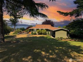 16 A Saratoga  (Including D-15) Drive, Hat Island WA 98206