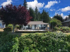 16 A Saratoga  (Including D-15) Drive, Hat Island WA 98206