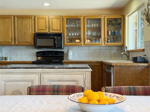 16 A Saratoga  (Including D-15) Drive, Hat Island WA 98206