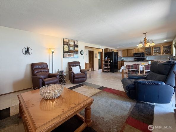 16 A Saratoga  (Including D-15) Drive, Hat Island WA 98206