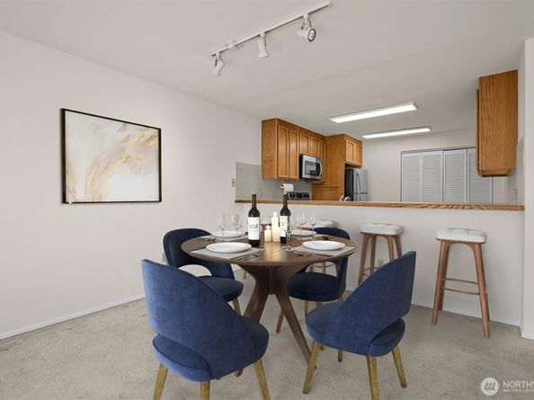 1964 26th Avenue W 102, Seattle WA 98199
