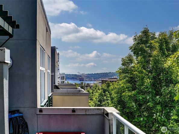 17 W Mercer Street 302, Seattle WA 98119