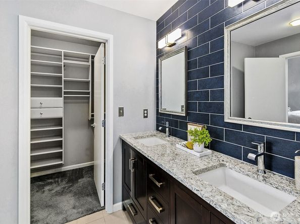 17 W Mercer Street 302, Seattle WA 98119