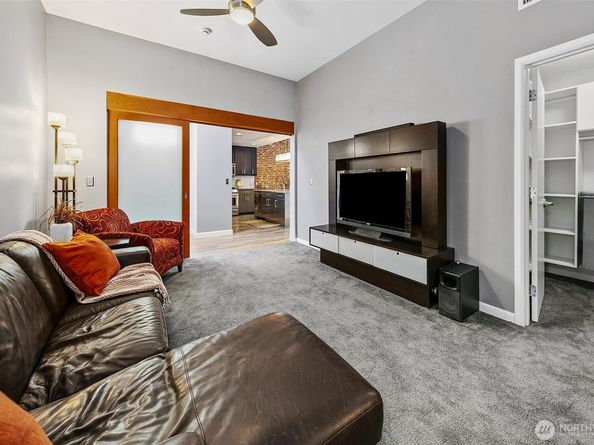 17 W Mercer Street 302, Seattle WA 98119