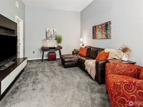 17 W Mercer Street 302, Seattle WA 98119