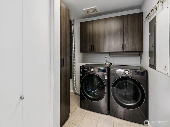 17 W Mercer Street 302, Seattle WA 98119