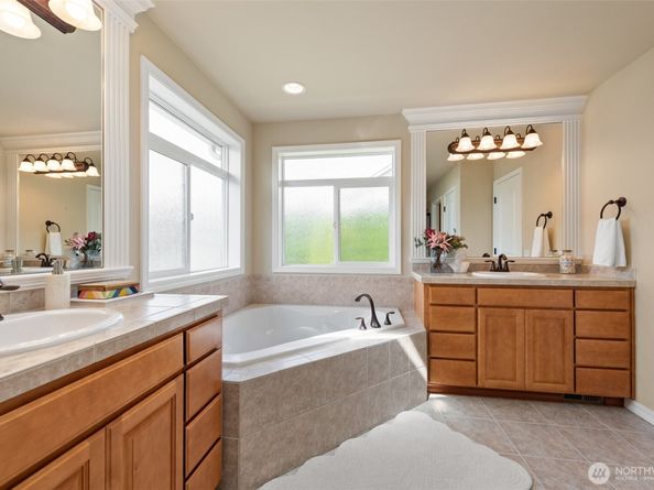 4105 215th Street SE, Bothell WA 98021