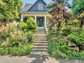 4222 Latona Avenue NE, Seattle WA 98105