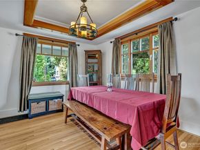 4222 Latona Avenue NE, Seattle WA 98105