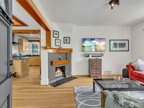 4222 Latona Avenue NE, Seattle WA 98105