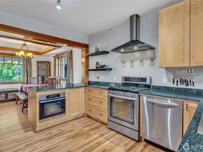 4222 Latona Avenue NE, Seattle WA 98105