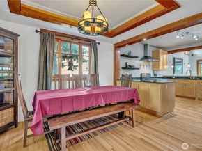 4222 Latona Avenue NE, Seattle WA 98105