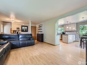 9806 6th Place SE, Lake Stevens WA 98258